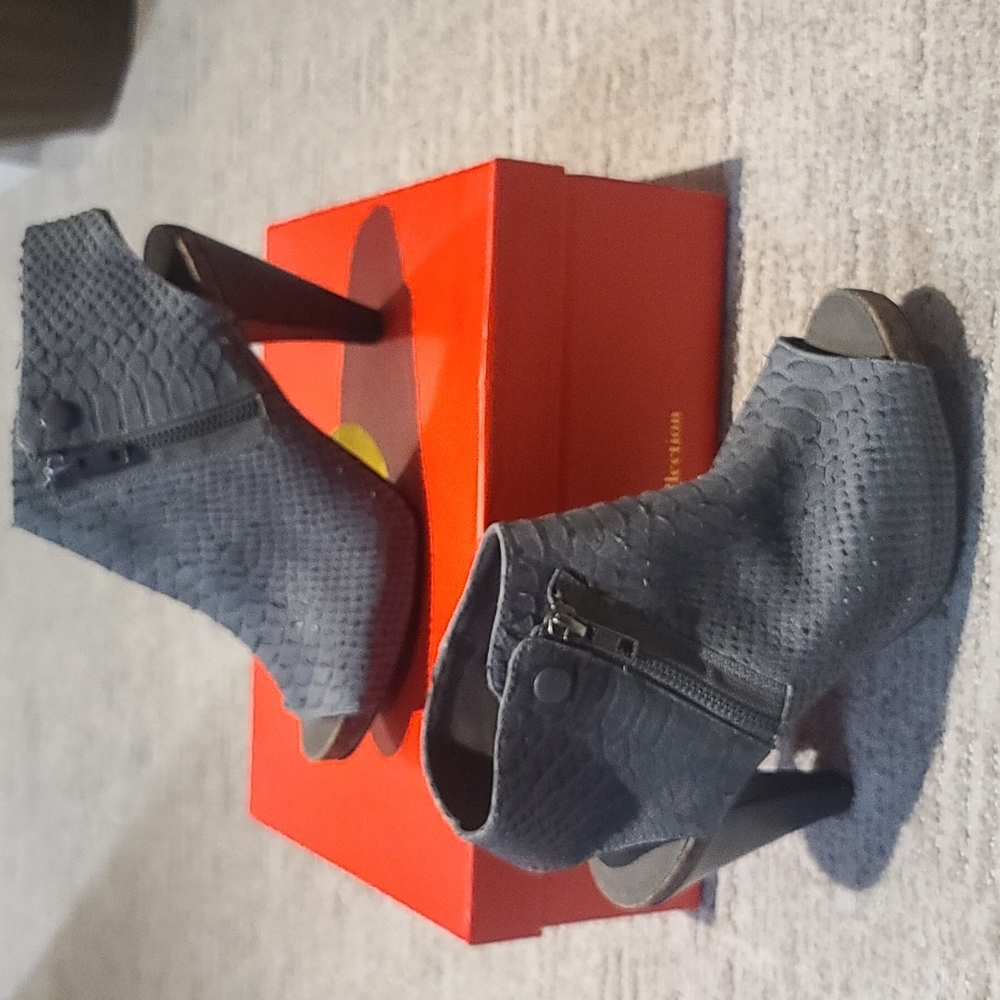 Snake skin shoes